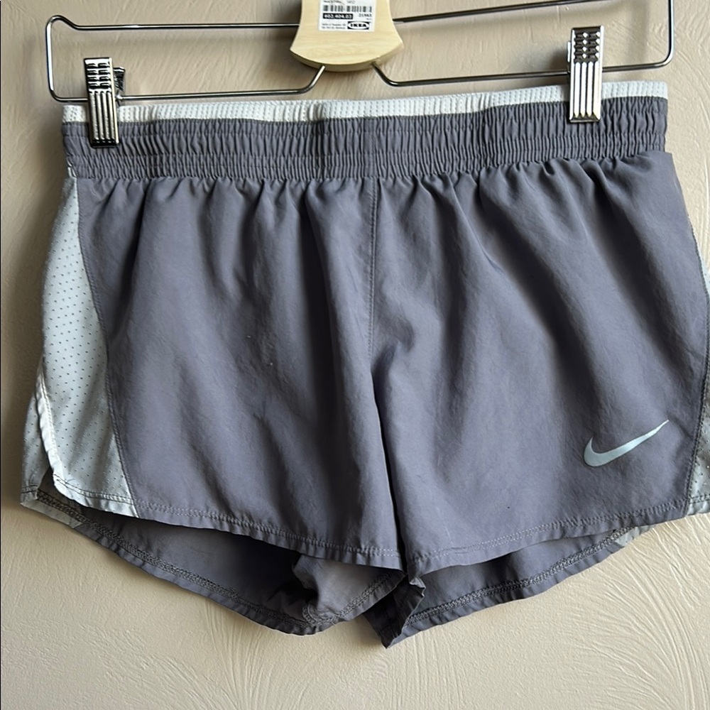 Nike Dri-Fit Women's Gray Running Shorts. Built-in Brief liner. Elastic Waist. S